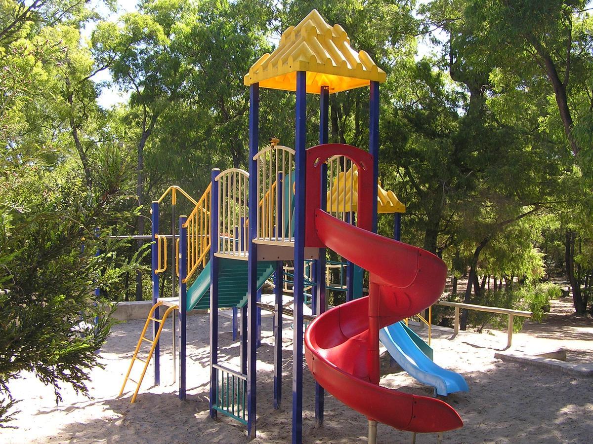 Coalmine Beach Holiday Park Walpole Extérieur photo